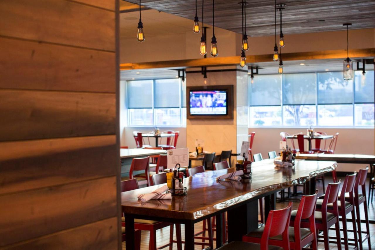 Holiday Inn Omaha Downtown - Waterpark By Ihg Extérieur photo